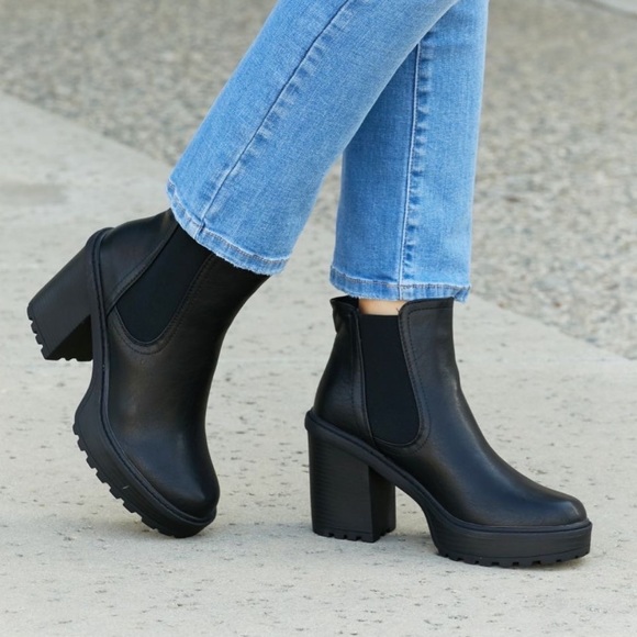 Forever Link Shoes - Forever Link Moving Forward Lug Sole Chelsea Boots combat & moto boots NEW